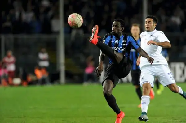 Moisander alla Fantozzi, l'Atalanta ringrazia. La Dea supera per 2-1 la Samp grazie all'autogol del centrale doriano e alla rete di Denis.