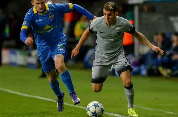 BATE-Roma 3-2. Digne 5. Si fa notare solo per la diatriba con l'arbitro per l'anello che porta al dito. Nella ripresa cresce e sforna l'assist per Gervinho.