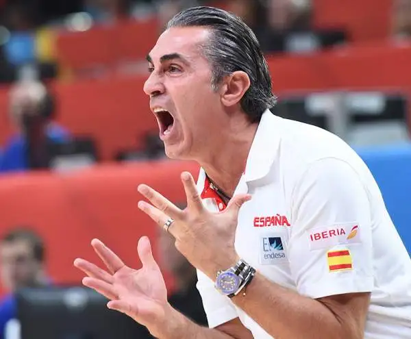 Con Gasol, Llull e una difesa micidiale vittoria netta per la squdra di Sergio Scariolo che al ritorno in panchina ha suggellato un fantastico tris.