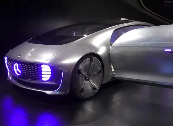 Allo IAA 2015 (Internationale Automobil-Ausstellung) 1.103 espositori provenienti da 39 Paesi del mondo, 920mila visitatori e 210 debutti mondiali, tra cui quello della nuova Volkswagen Tiguan.