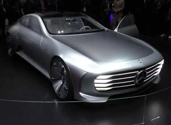Allo IAA 2015 (Internationale Automobil-Ausstellung) 1.103 espositori provenienti da 39 Paesi del mondo, 920mila visitatori e 210 debutti mondiali, tra cui quello della nuova Volkswagen Tiguan.