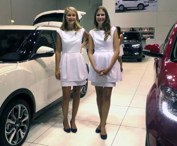 Donne e motori al Salone di Francoforte.