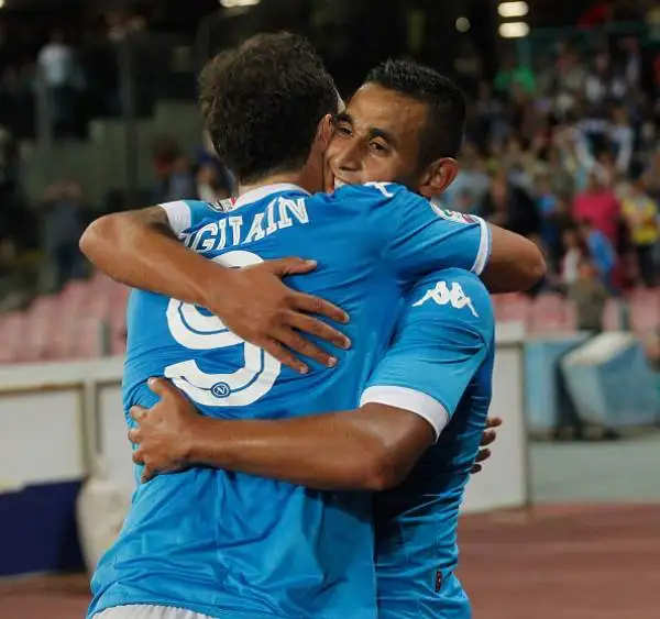 La Juve sprofonda a Napoli. Insigne (che poi si infortuna) e Higuain firmano il 2-1. Inutile la rete di Lemina.