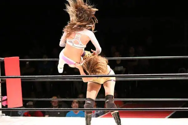 Continua l'avventura della lodigiana Adele Bernocchi, la lottatrice della ICW Italian Championship Wrestling che sta conquistando i ring del Giappone.