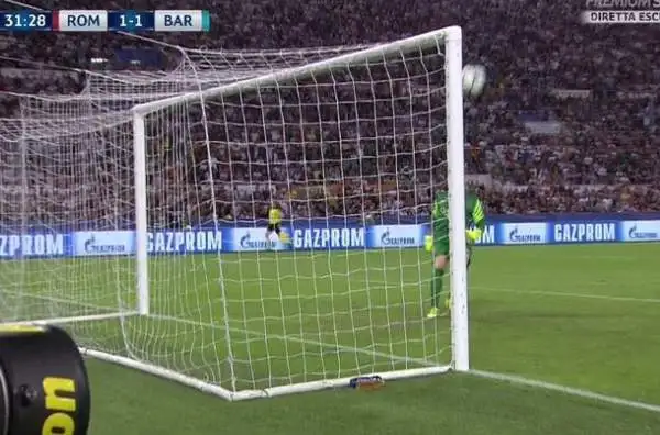 Ter Stegen 5,5. Si fa beffare da Florenzi, ma non è una novità per lui, spesso disattento. Poi compie una grande parata su Nainggolan.