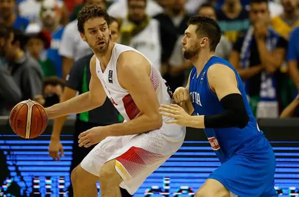 Impresa degli Azzurri che trascinati da Gallinari e Belinelli centrano la loro seconda vittoria ad EuroBasket 2015.