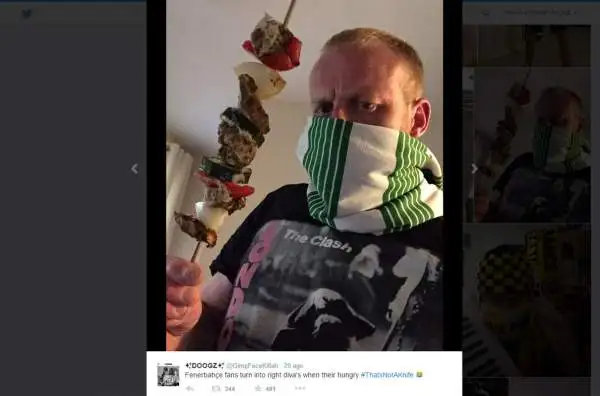 Nell’attesa che la polizia turca faccia il suo dovere coi due tifosi (?) del Fenerbahce che hanno minacciato quelli del Celtic brandendo un coltello, ecco l’ironica risposta dei biancoverdi.