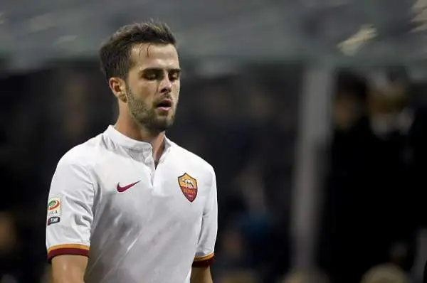 Inter-Roma 1-0. Pjanic 5. Non gli si può chiedere un gol a partita ma l'espulsione nel finale è ingenua e gli costerà anche il derby.