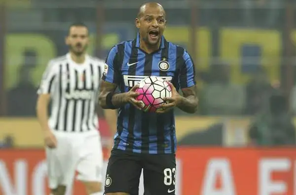 Inter-Juventus 0-0. Felipe Melo 6. Le prende e le dà nel primo tempo contro i suoi ex compagni, rischia un secondo giallo, Mancini lo toglie prudentemente nella ripresa.
