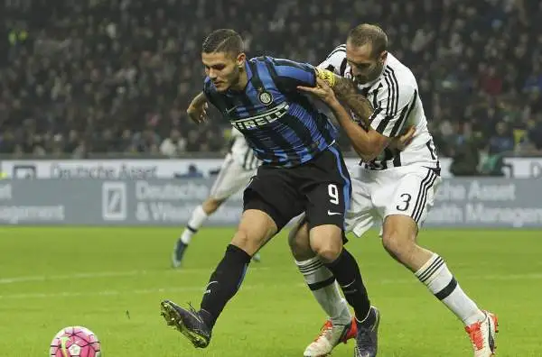 Inter-Juventus 0-0. Icardi 5. Le sue difficoltà attuali sono lo specchio della crisi offensiva dei nerazzurri: non tira mai in porta, la difesa bianconera lo annulla.