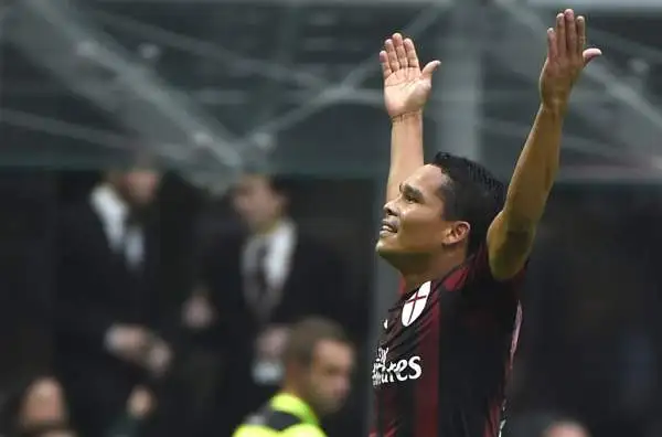 Milan-Sassuolo 2-1. Bacca 6,5. Tiene in piedi i rossoneri con le sue giocate, guadagna e trasforma il rigore del vantaggio. Poi si vede meno.