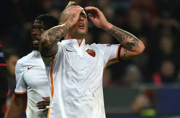 Bayer Leverkusen-Roma 4-4. Nainggolan 6. Non tira mai indietro la gamba e in mezzo al campo è sempre a suo agio.
