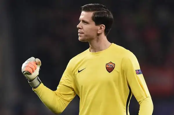 Bayer Leverkusen-Roma 4-4. Szczesny 6. Si oppone come può al 'Chicharito' sul 2-0, ma non basta. Incolpevole sulle altre reti subite.