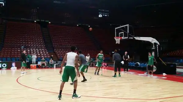 Isaiah Thomas e compagni si stanno preparando alla partita degli NBA Global Games contro l'Olimpia Milano.