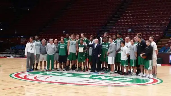 Isaiah Thomas e compagni si stanno preparando alla partita degli NBA Global Games contro l'Olimpia Milano.
