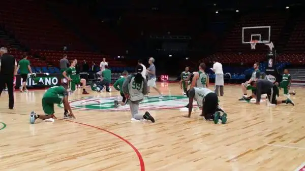 Isaiah Thomas e compagni si stanno preparando alla partita degli NBA Global Games contro l'Olimpia Milano.