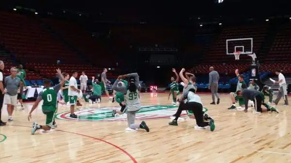 Isaiah Thomas e compagni si stanno preparando alla partita degli NBA Global Games contro l'Olimpia Milano.