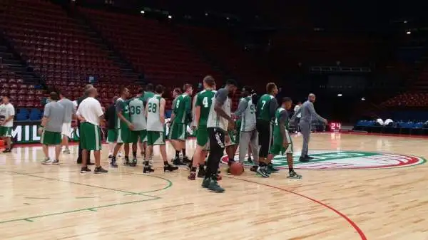 Isaiah Thomas e compagni si stanno preparando alla partita degli NBA Global Games contro l'Olimpia Milano.