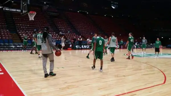 Isaiah Thomas e compagni si stanno preparando alla partita degli NBA Global Games contro l'Olimpia Milano.