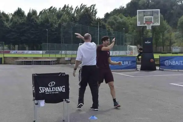 Le stelle dell’AS Roma Daniele De Rossi, Alessandro Florenzi, Radja Nainggolan e Kostas Manolas sono stati gli ultimi grandi sportivi in ordine di tempo a prendere parte alla NBA #HalfCourt Challenge.