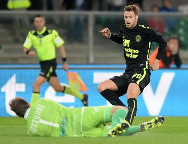 Il derby di Verona finisce in parità con reti nel secondo tempo: l’Hellas avanti grazie ad una rete di Pisano (in fuorigioco), risponde Castro. Partita intensa nella ripresa, soporifera nel 1° tempo.