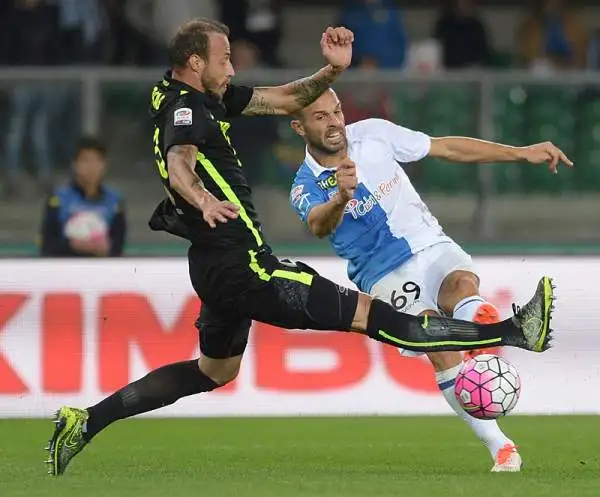 Il derby di Verona finisce in parità con reti nel secondo tempo: l’Hellas avanti grazie ad una rete di Pisano (in fuorigioco), risponde Castro. Partita intensa nella ripresa, soporifera nel 1° tempo.