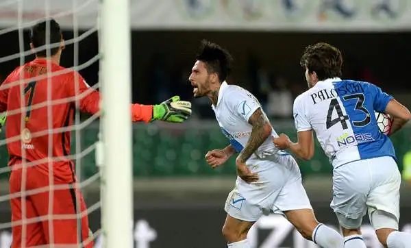 Il derby di Verona finisce in parità con reti nel secondo tempo: l’Hellas avanti grazie ad una rete di Pisano (in fuorigioco), risponde Castro. Partita intensa nella ripresa, soporifera nel 1° tempo.