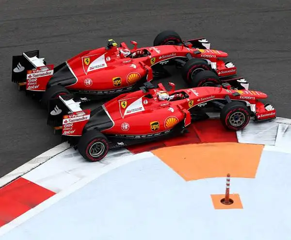 Hamilton trionfa anche sul Sochi International Street Circuit nel Gran Premio di Russia ed incrementa il proprio vantaggio sui diretti inseguitori in classifica.