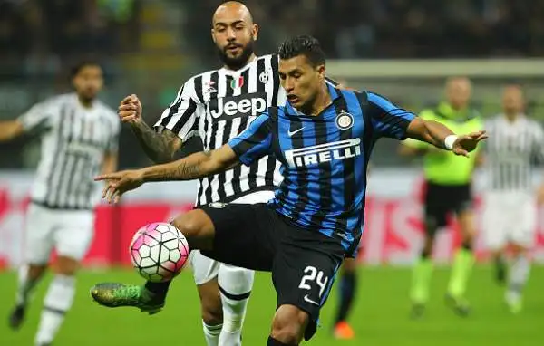 Un palo a testa: Inter-Juve 0-0. Termina in parità il derby d'Italia.
