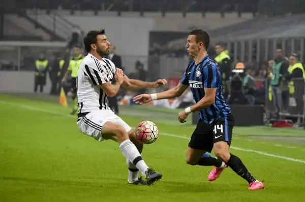 Un palo a testa: Inter-Juve 0-0. Termina in parità il derby d'Italia.