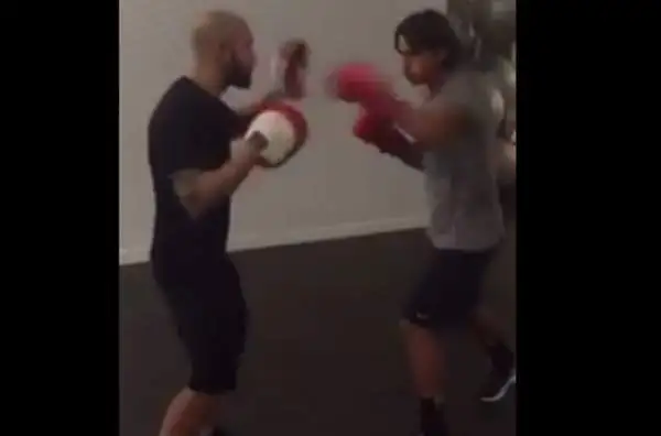 In attesa di trovare una nuova squadra da allenare, Superpippo si sta dedicando ad nuova passione, la boxe.