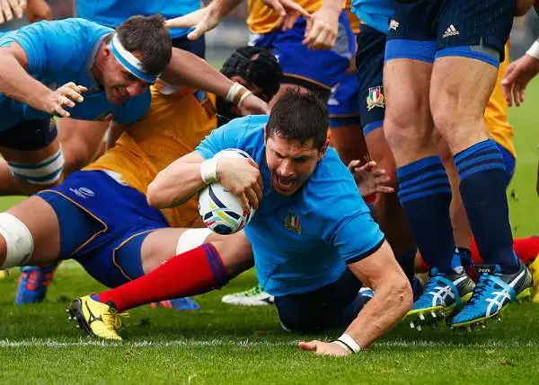 Nel giorno dell'addio all'azzurro di Mauro Bergamasco, l'Italrugby chiude i Mondiali inglesi con una vittoria e grazie al terzo posto nel girone si qualifica ai prossimi Mondiali del 2019 in Giappone.