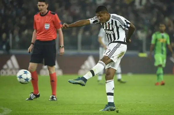 Alex Sandro 6: il brasiliano ha buona capacità propositiva sulla corsia di competenza ma deve ancora migliorare in quanto a continuità.