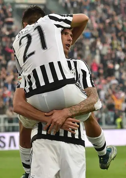 I bianconeri allo Stadium regolano l'Atalanta per 2-0, grazie alle reti di Dybala e Mandzukic. Nel finale Pogba si fa parare un rigore, procurato da Dybala, da Sportiello.