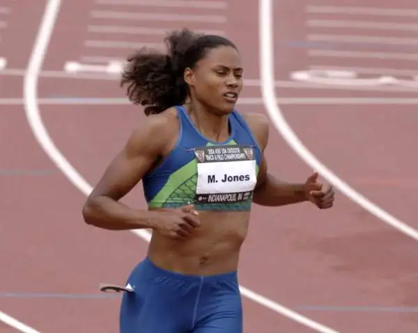 Marion Jones è stata coinvolta nello scandalo BALCO. La velocista statunitense è stata privata di tutti i titoli vinti, olimpici e mondiali, e ha dovuto pagare 1 milione di dollari di multa.
