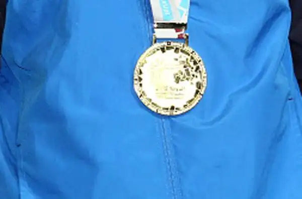 Quasi un terzo delle medaglie assegnate negli ultimi 11 anni fra mondiali e olimpiadi sarebbe fortemente sospetto per doping. Lo sostiene un'inchiesta della tv Der Est.
