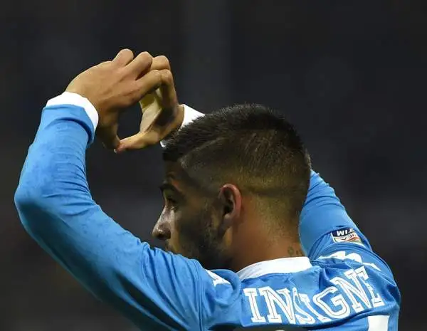 Grandissima vittoria del Napoli in casa del Milan con due gol di Insigne, uno di Allan e un'autorete di Rodrigo Eli! Insigne e Higuain hanno giocato una partita pazzesca, un po' come tutti gli azzurri