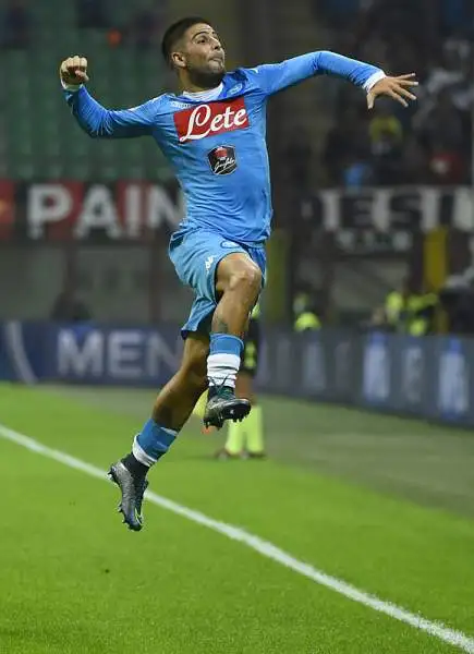 Grandissima vittoria del Napoli in casa del Milan con due gol di Insigne, uno di Allan e un'autorete di Rodrigo Eli! Insigne e Higuain hanno giocato una partita pazzesca, un po' come tutti gli azzurri