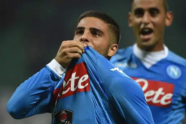 Grandissima vittoria del Napoli in casa del Milan con due gol di Insigne, uno di Allan e un'autorete di Rodrigo Eli! Insigne e Higuain hanno giocato una partita pazzesca, un po' come tutti gli azzurri