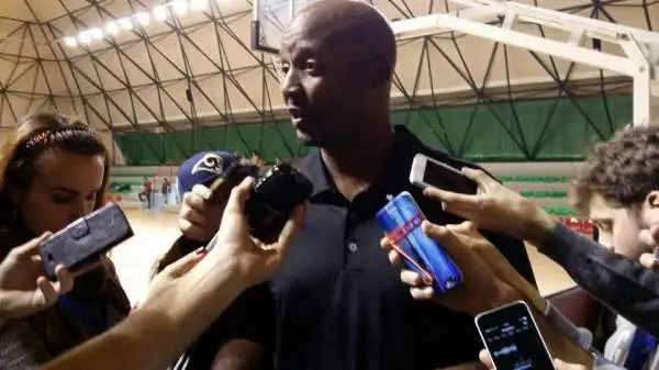 In attesa della partita contro l'Olimpia valida per gli NBA Global Games, i giocatori dei Boston Celtics e la leggenda Brian Shaw hanno partecipato a clinic di pallacanestro.