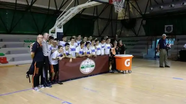 In attesa della partita contro l'Olimpia valida per gli NBA Global Games, i giocatori dei Boston Celtics e la leggenda Brian Shaw hanno partecipato a clinic di pallacanestro.