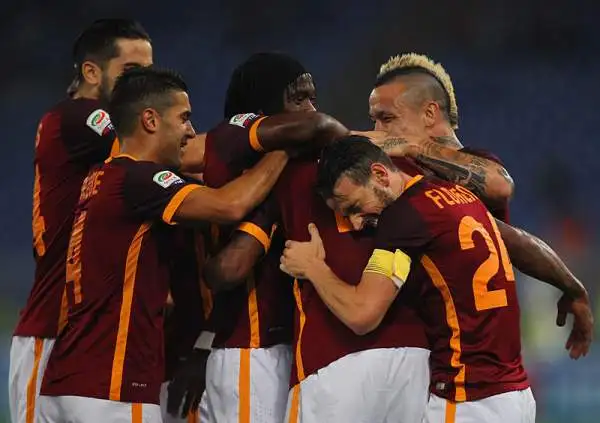 La Roma si è torna in testa alla classifica battendo 3-1 l'Udinese con i gol del solito Pjanic, del redivivo Maicon e di Gervinho, di Thereau il gol della bandiera per i friulani.