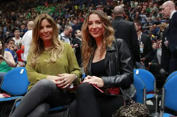 Tanti i personaggi famosi presenti al Forum di Assago per il match tra Olimpia Milano e Boston Celtics: Selvaggia Lucarelli.