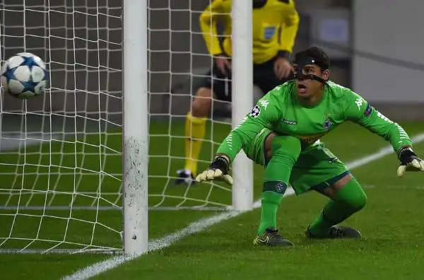 Sommer 6,5. Incolpevole sul gol, è protagonista di alcuni interventi importanti soprattutto nel primo tempo.