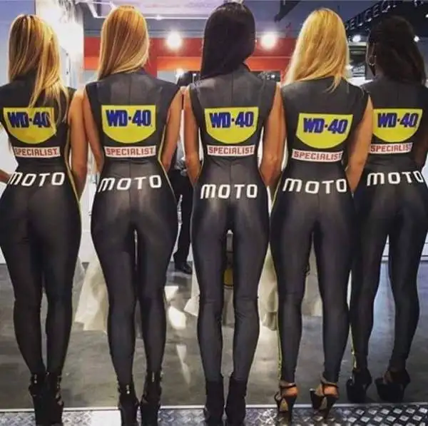 Le più importanti case motociclistiche hanno messo in mostra i loro modelli, con il pubblico che ha potuto vedere dal vivo anche i centauri che li guidano in pista e le bellissime modelle presenti.
