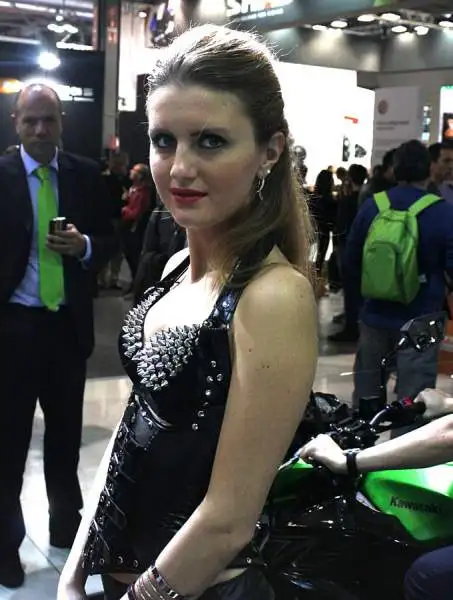 Le più importanti case motociclistiche hanno messo in mostra i loro modelli, con il pubblico che ha potuto vedere dal vivo anche i centauri che li guidano in pista e le bellissime modelle presenti.
