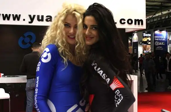 Le più importanti case motociclistiche hanno messo in mostra i loro modelli, con il pubblico che ha potuto vedere dal vivo anche i centauri che li guidano in pista e le bellissime modelle presenti.