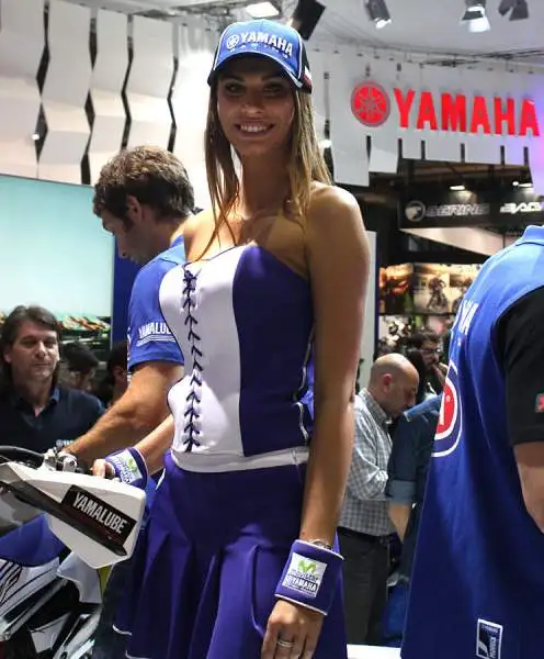 Le più importanti case motociclistiche hanno messo in mostra i loro modelli, con il pubblico che ha potuto vedere dal vivo anche i centauri che li guidano in pista e le bellissime modelle presenti.