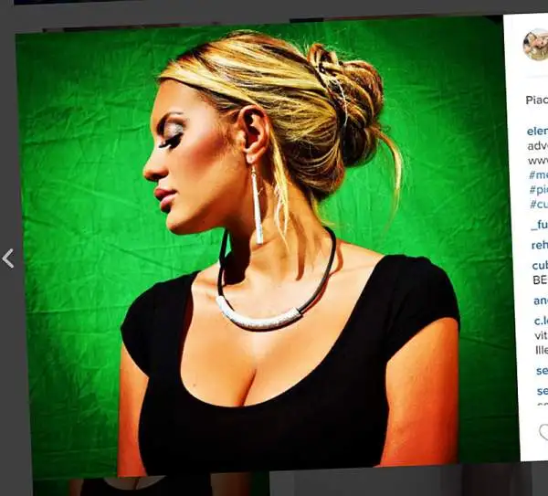 Elena Morali, ex di Jorge Lorenzo, si è schierata dalla parte del Dottore in vista di Valencia: "Io sto con Vale!!!!", ha scritto su Facebook. Ecco alcune foto tratte dal suo profilo Instagram.