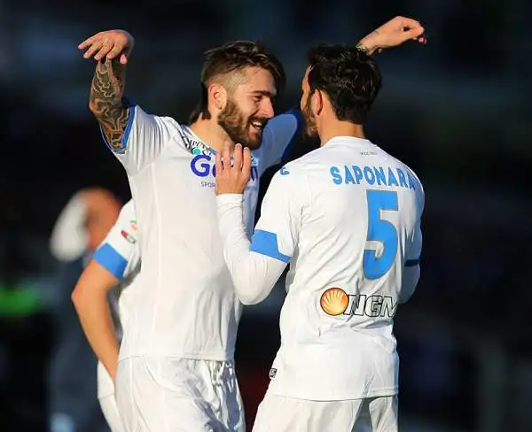 L'Empoli va avanti di due gol grazie a Livaja, partito in fuorigioco, e Buechel ma nella ripresa una doppietta di Kalinic regala il pareggio alla Fiorentina.